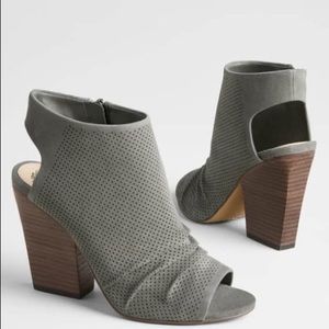 Vince Camuto Kentvi Sandal